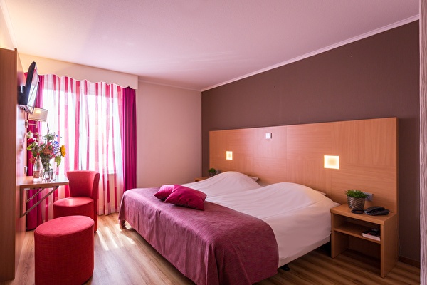 Comfort room with balcony